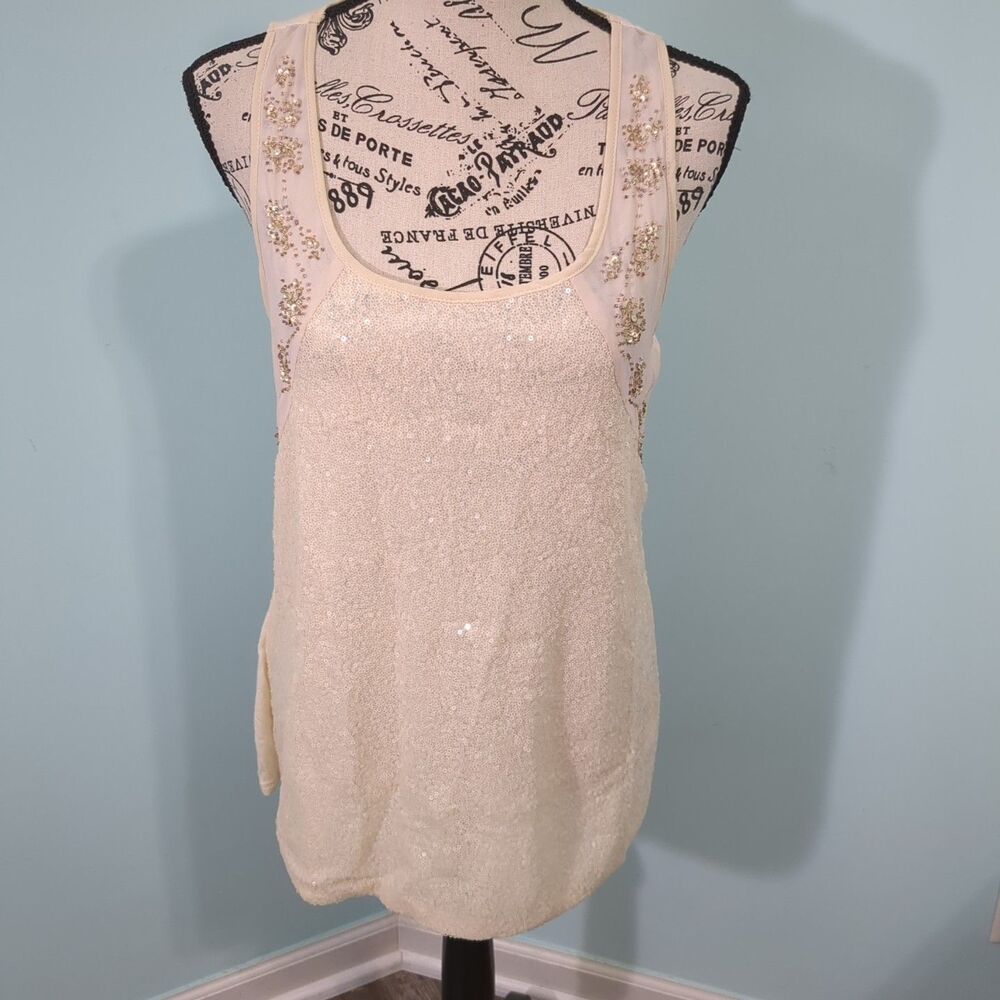 BKE Boutique Lace Sleeveless Blouse Beaded Scoop Neck Sleeveless medium
